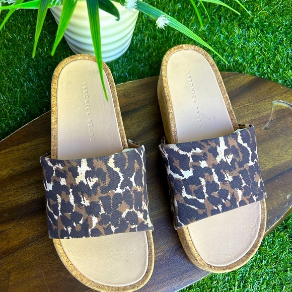 Veronica Beard Dresdyn Leopard sandals size 8 women platform slides - Picture 6 of 10